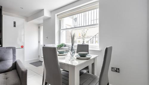 2 Minutes from Kings Cross 1 Bedroom Apartment with Private Patio - Foto 3