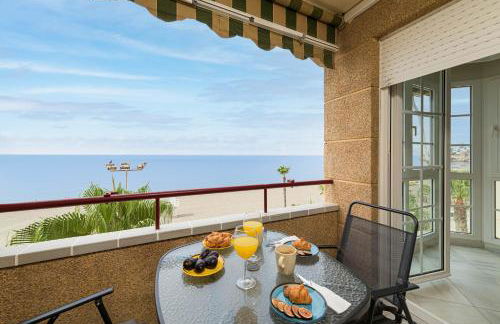WintowinRentals Seafront Apartment with Spectacular Views - Photo 1