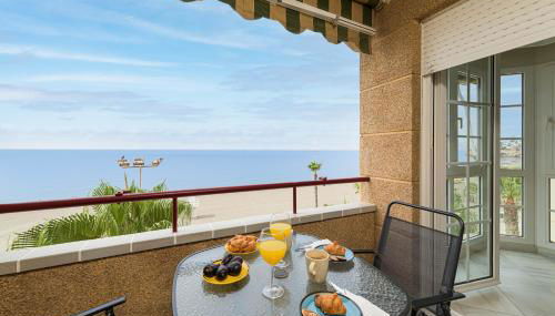 WintowinRentals Seafront Apartment with Spectacular Views - Photo 1