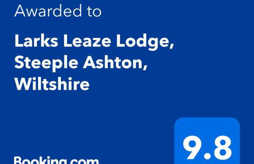 Larks Leaze Lodge, Steeple Ashton, Wiltshire - Photo 2