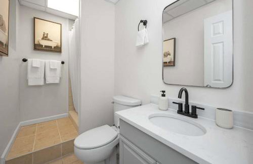 Family Retreat in Birmingham, 7BR 4BA - Photo 34