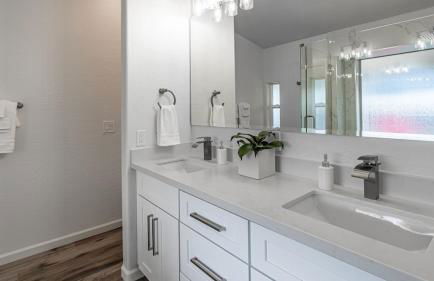 New Listing! Stylish 4 Bdrm W/pool and Game Room - Foto 44