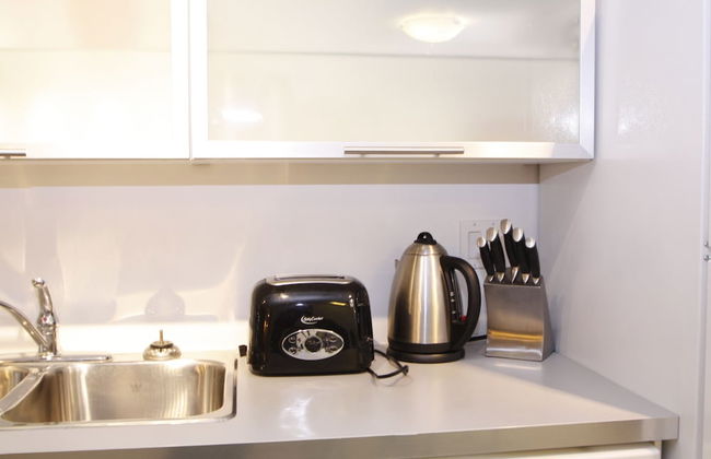 Downtown Loft Style Condo Heated Parking - Photo 15