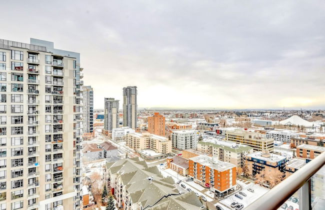 Downtown Condo w Incredible Views and BBQ - Photo 7