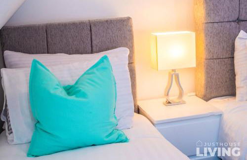 NEW Spacious Modern Townhouse Sleeps 12 Free Parking - Foto 43