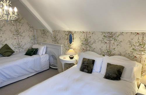 Welcome to Hazelwood, The Mount Somerton Apartment - modern and fully equipped, Private off-street parking, Near Glastonbury Tor, The spectacular Wells Cathedral, Stourhead, Sherborne Abbey, Millfield School, Clark's Village - Foto 18