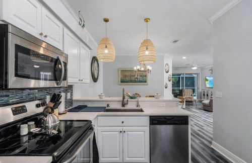 Blue Bayou Oasis Luxury Pool home and Sunshine - Foto 5