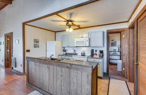 Smoky Mountain Cabin with Fire Pit and Stunning Views! - Foto 9