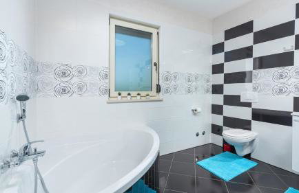 Beautiful Villa Sveta Anna with jacuzzi in Tinjan - Foto 31