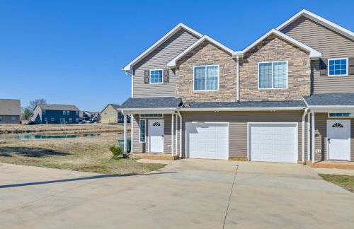 Stay and Play Spacious Concord Townhome Near Uptown - Foto 28