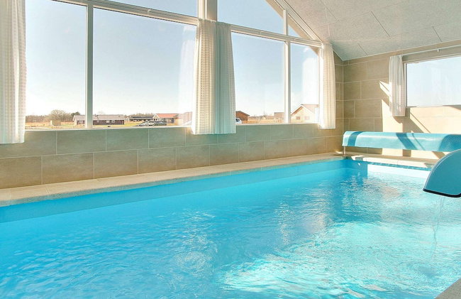 Pleasant Holiday Home in Vaggerlose near Sea - Photo 3