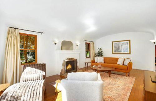 Charming 2BR 2BA Los Angeles Home with Character - Foto 5