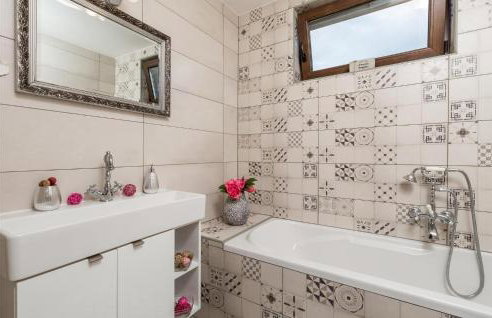 Pet Friendly Home In Gospic - Photo 36