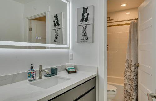 Waterfront Patio! Stylish Family Home in Everett - Photo 19