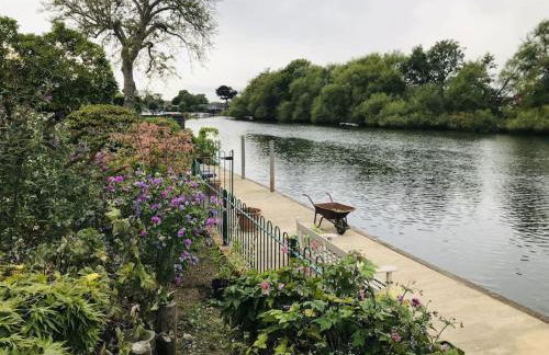 RIVER RETREAT- near Holloway U, Thorpe Park and Heathrow airport - Foto 57