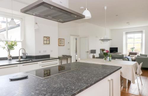 The Upper Deck - Photo 10