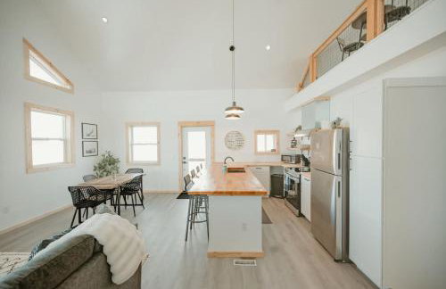 New Cabin Pet Friendly With A Game Room And King Beds - Foto 10