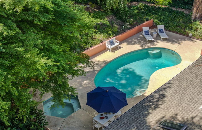 Le n by Avantstay Private Breathtaking Character Cottage w Pool Hot Tub - Foto 36