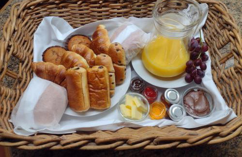 The Shire Luxury Converted Horse Lorry with private hot tub Cyfie Farm - Foto 23