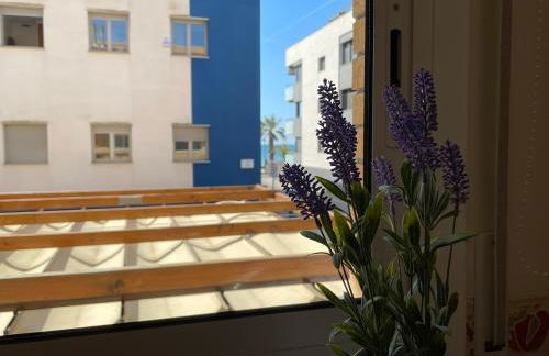 Cozy Beach House with Pool & BBQ - Foto 13