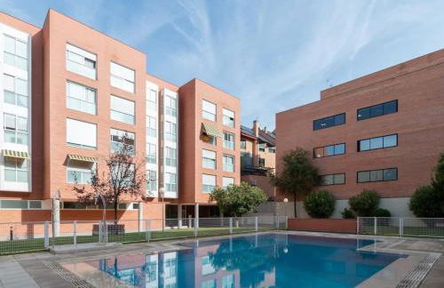 Vivienda con zona de trabajo, piscina y parking - Foto 30