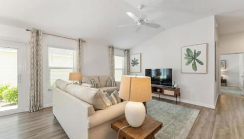 Large 3 bedroom with Pool and Golfcart - Foto 3