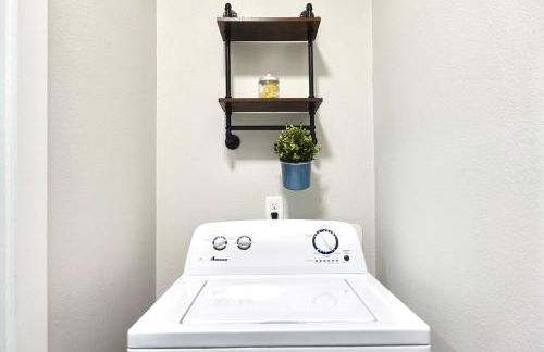 Trenton Sky Suite, Comfort, Pool, Gym, Gated Access - Photo 2