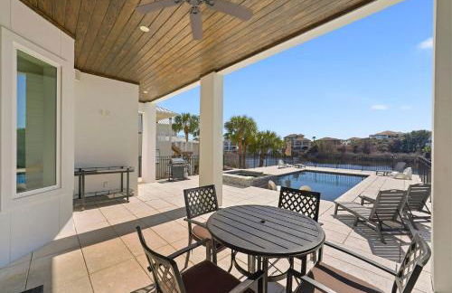 Water's Edge - Luxury Lakefront Beach House with Private Pool & Community Amenities - Foto 13