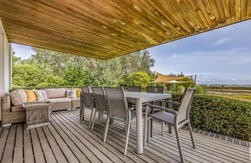 Breathtaking Home with Parking - Pass the Keys - Photo 32