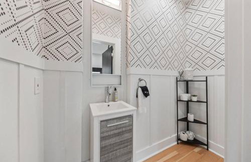 3BR Stylish Retreat, Minutes from Downtown Pittsburgh, Free 3-Car Parking - Foto 39