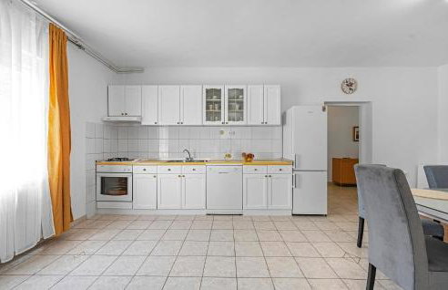 3 Bedroom Lovely Apartment In Sibenik - Photo 6