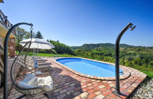 3 Bedroom Lovely Home In Jelenscak - Foto 2