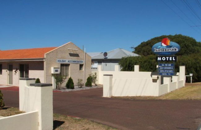 Harbourside Motel - Photo 1