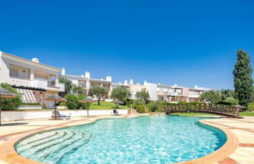 Lovely 3 Bedroom Villa with Pool in Great Location - Foto 3