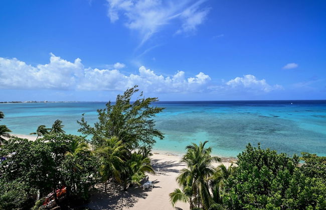 Luxury Penthouse Condo With 360 Oceanviews - Photo 21