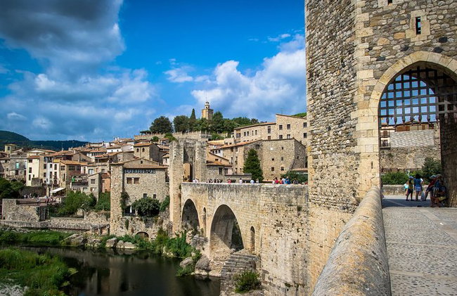 Medieval Three Villages Small Group Day Trip from Barcelona - Photo 1