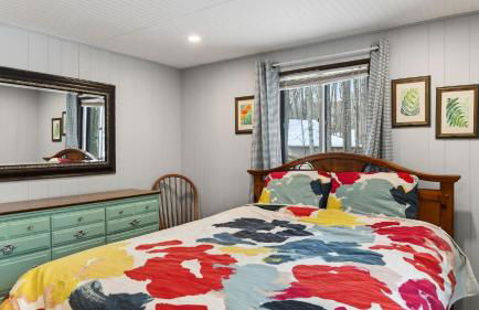 Evergreen Lodge by AvantStay Poconos Lake Cabin Fireplace Large Deck Near Jack Frost Kalahari - Foto 20