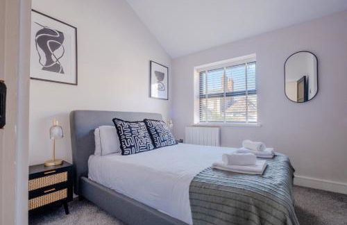Luxury 4BDR House By Torr Property Group Short Lets & Serviced Accommodation With Free Gated Secure Parking & Private Patio Garden Liverpool - Foto 70
