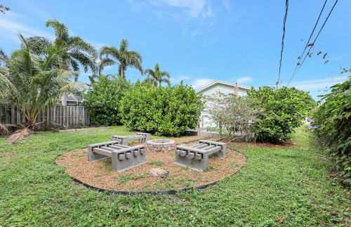 Coastal Retreat Near Downtown Stuart - Photo 13