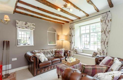 Three Little Pigs Luxury Cottage - Photo 14