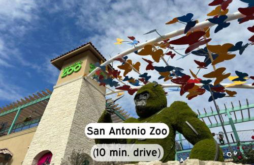 Chic 1BR w Gym & Parking Near Rvrwalk & Dome - Foto 10