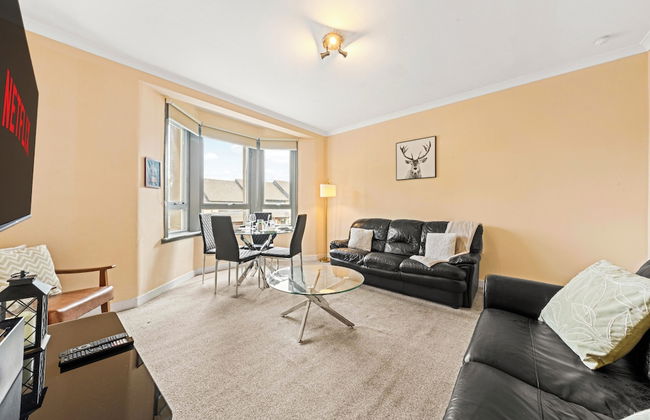 Warm Cosy Family Home With Free Parking - Foto 1