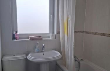 Driftmark Beachfront location Aberavon Beach Sea Views Large Driveway parking private site fibre optic wi fi - Photo 6