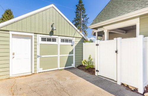 CDA Getaway! King Beds, Gear Storage, RV & Trailer Parking, 1 Mile to the Lake! - Foto 22