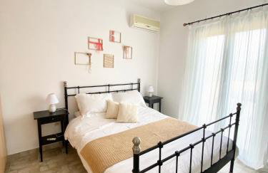 Family D 3 bedroom house with BBQ&Patio in huge estate! - Photo 16