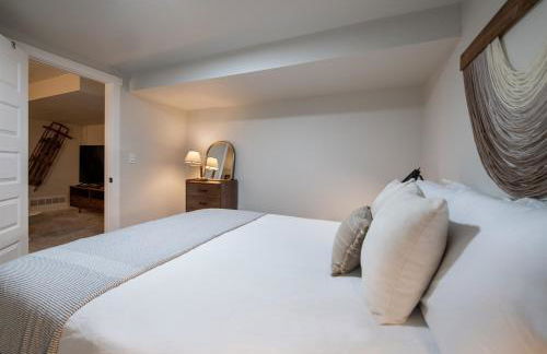 Mid-Century Modern Home - Hot Tub and Game Room - Foto 59