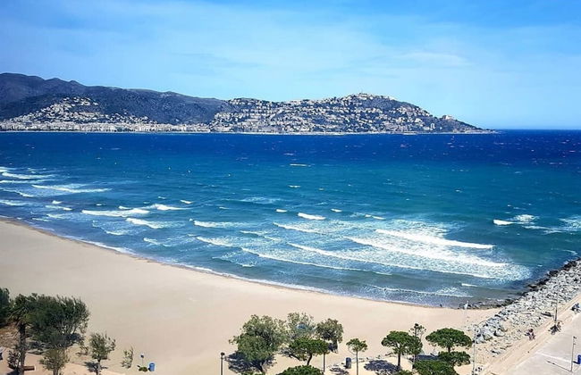 Beachfront Apartment in Roses - Photo 35