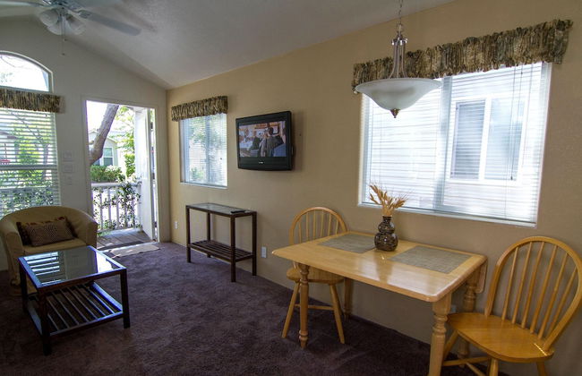 Arden Acres Executive Suites and Cottages - Foto 8