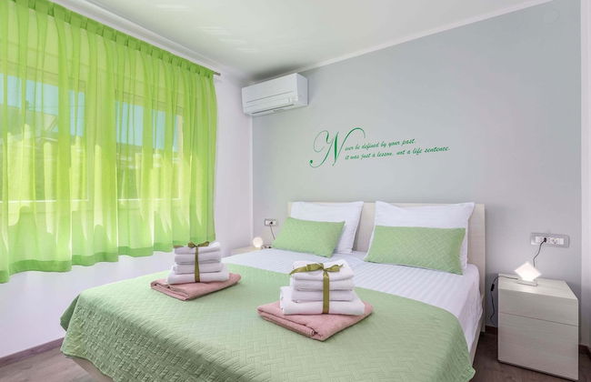 Villa in Novigrad With Private Pool - Foto 9