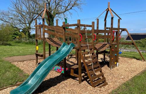 Trenewydd Farm Holiday Cottages - Foto 3